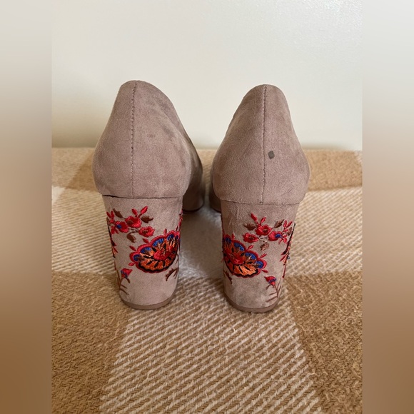 Restricted Chunky Embroidered Heels - Picture 6 of 6